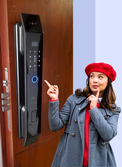 Actualizamos tu cerradura vieja e insegura por cerraduras modernas e inteligentes en Bogotá.